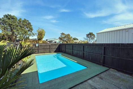 Photo of property in 27 Wairau Road, Oakura, 4314