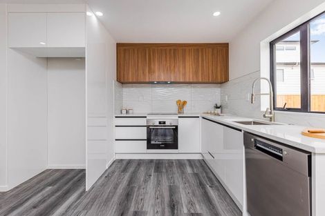 Photo of property in 7b Gladfield Lane, Te Atatu Peninsula, Auckland, 0610