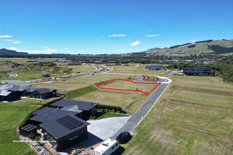 Photo of property in 4 Broadleaf Way, Kinloch, 3377