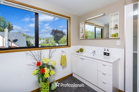 Photo of property in 64 Ebdentown Street, Ebdentown, Upper Hutt, 5018