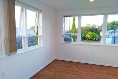 Photo of property in 42 Woodford Avenue, Henderson, Auckland, 0610