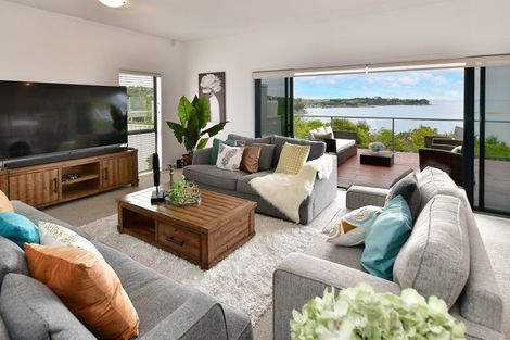 Photo of property in 979 Whangaparaoa Road, Tindalls Beach, Whangaparaoa, 0930