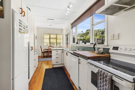 Photo of property in 56 Tannadyce Street, Strathmore Park, Wellington, 6022