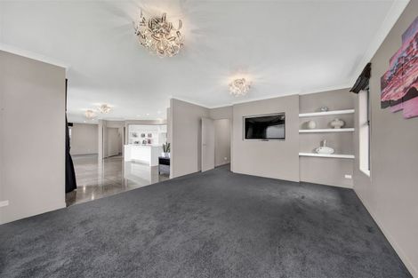 Photo of property in 15 Wentworth Lane, Waiwhakaiho, New Plymouth, 4312