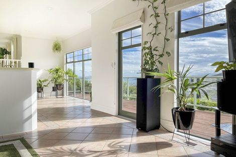 Photo of property in 95 Viewmont Drive, Harbour View, Lower Hutt, 5010