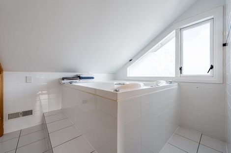 Photo of property in 5-7 Mahoe Street, Eastbourne, Lower Hutt, 5013