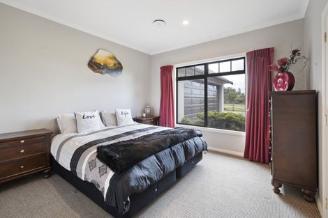 Photo of property in 456 Stoney Creek Road, Kelvin Grove, Palmerston North, 4470