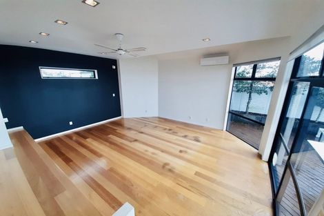 Photo of property in 1/909 Beach Road, Waiake, Auckland, 0630