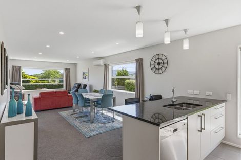 Photo of property in 91 Seaview Road, Paraparaumu Beach, Paraparaumu, 5032