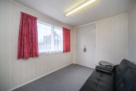 Photo of property in 33 Suzanne Grove, Kelvin Grove, Palmerston North, 4414