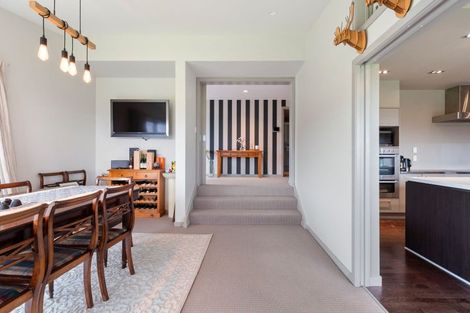 Photo of property in 33 Oram Drive, Turitea, Palmerston North, 4472