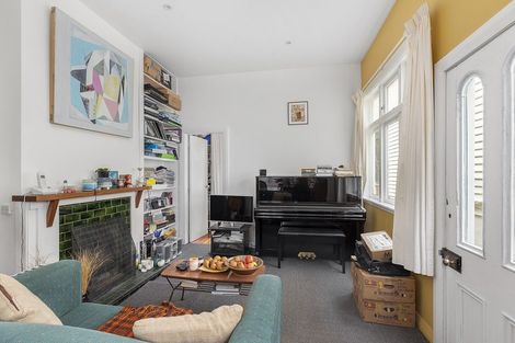 Photo of property in 48 Edinburgh Terrace, Berhampore, Wellington, 6023