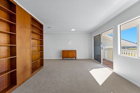 Photo of property in 2/63 Ocean View Road, Hillcrest, Auckland, 0627