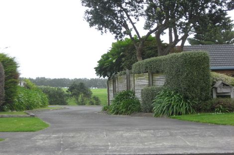 Photo of property in 16 Russell Drive, Oakura, 4314