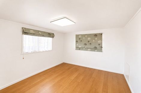 Photo of property in 1/10 Ballater Place, Highland Park, Auckland, 2010