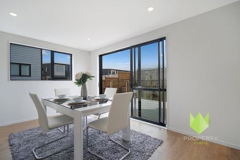 Photo of property in 20b Crestview Rise, Papakura, 2110