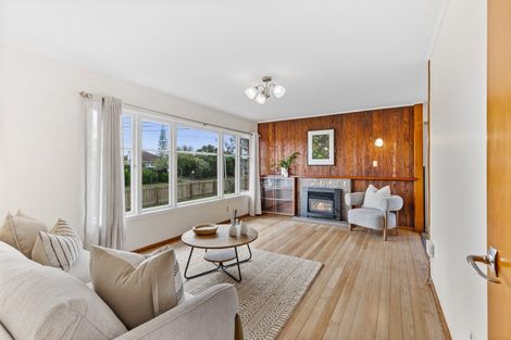 Photo of property in 40 Vodanovich Road, Te Atatu South, Auckland, 0610