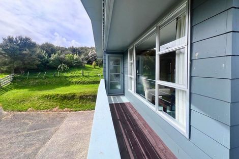 Photo of property in 102 Paekakariki Hill Road, Pauatahanui, Porirua, 5381