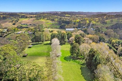 Photo of property in 200 Awa Road, Kumeu, 0891
