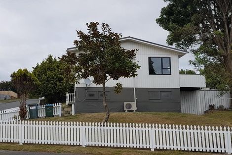 Photo of property in 2 Quinn Grove, Ranui, Porirua, 5024