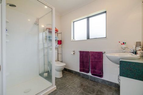 Photo of property in 62 Royal Oak Drive, Kelvin Grove, Palmerston North, 4414