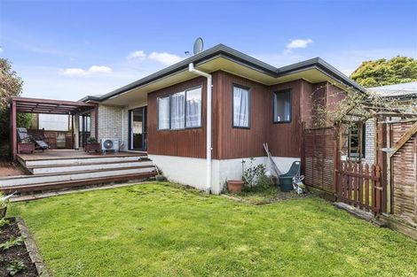 Photo of property in 84 Oteki Park Drive, Welcome Bay, Tauranga, 3112