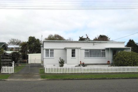 Photo of property in 4 Montgomery Street, Levin, 5510