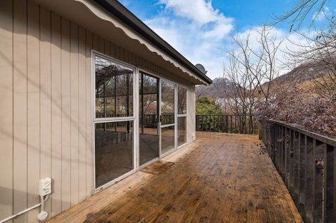 Photo of property in 6 Merioneth Street, Arrowtown, 9302