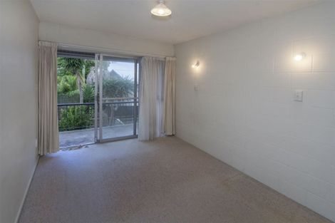 Photo of property in 9/32 Blockhouse Bay Road, Avondale, Auckland, 1026