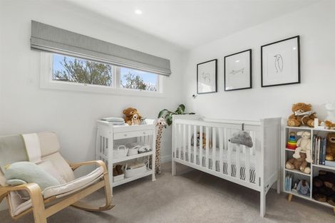 Photo of property in 2/259 Glenfield Road, Hillcrest, Auckland, 0627