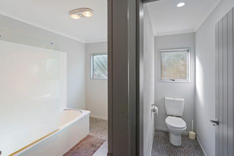 Photo of property in 5 Mohua Street, Waikanae, 5036