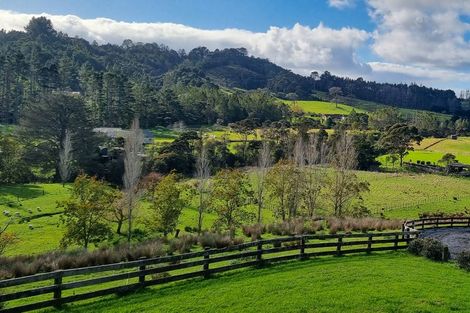 Photo of property in 384 Pine Valley Road, Dairy Flat, Silverdale, 0992