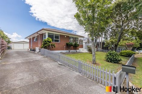 Photo of property in 8 Leaver Place, Weymouth, Auckland, 2103