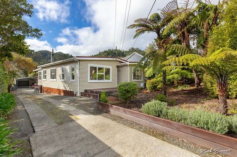Photo of property in 29 Jocelyn Crescent, Pinehaven, Upper Hutt, 5019