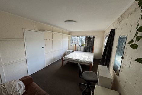 Photo of property in 84 Glencoe Road, Browns Bay, Auckland, 0630