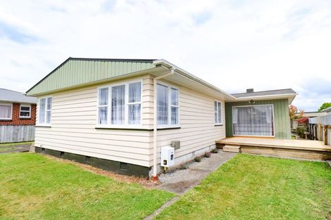 Photo of property in 140 Limbrick Street, Terrace End, Palmerston North, 4410