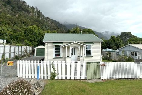Photo of property in 7 Cargills Road, Barrytown, Runanga, 7873