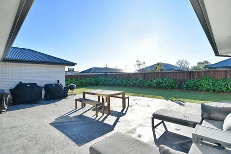 Photo of property in 3 Merino Crescent, Amberley, 7410
