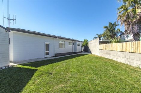 Photo of property in 10 Tudor Place, Mount Maunganui, 3116