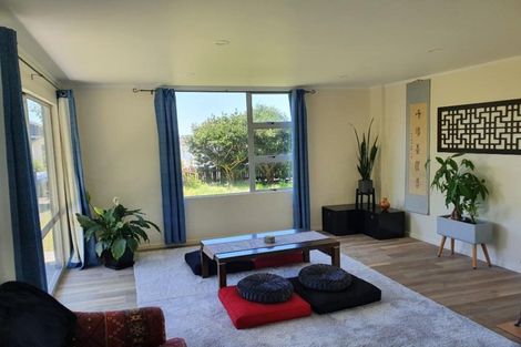 Photo of property in 1/58 Paynters Avenue, Strandon, New Plymouth, 4312