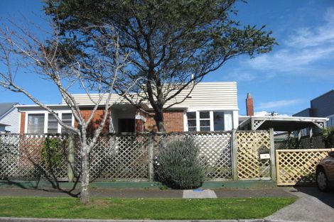 Photo of property in 12 Cornwall Street, Brooklands, New Plymouth, 4310