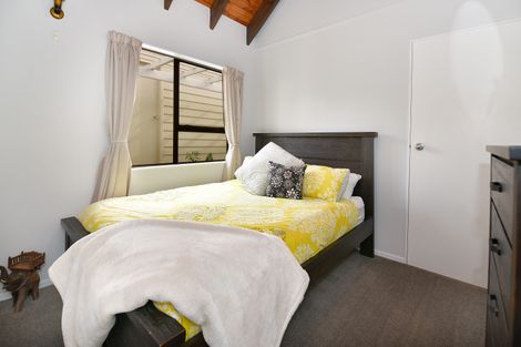 Photo of property in 11 Moffat Road, Red Beach, 0932