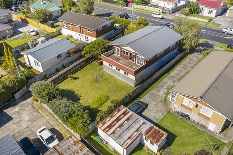 Photo of property in 104 Te Atatu Road, Te Atatu South, Auckland, 0610