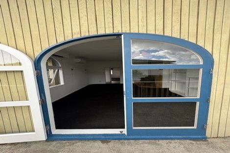 Photo of property in 282 Great North Road, Henderson, Auckland, 0612