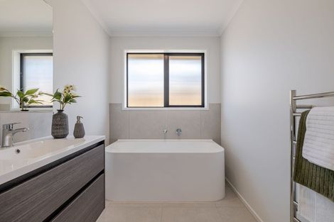 Photo of property in 26 Springwater Drive, Maewa, 4702