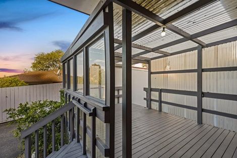 Photo of property in 1/3 Allington Road, Massey, Auckland, 0614