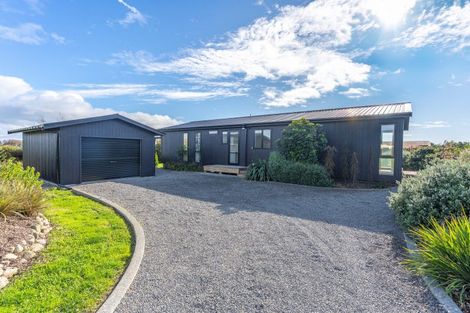 Photo of property in 128 Rangiuru Road, Otaki Beach, Otaki, 5512
