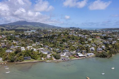 Photo of property in 69 Lorenzen Bay Road, Raglan, 3225