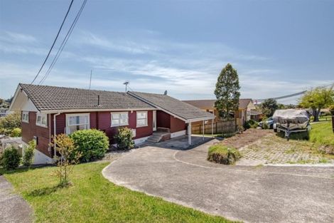 Photo of property in 365 Wairau Road, Totara Vale, Auckland, 0629