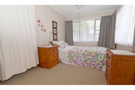 Photo of property in 23 Robert Burke Place, Henderson, Auckland, 0612